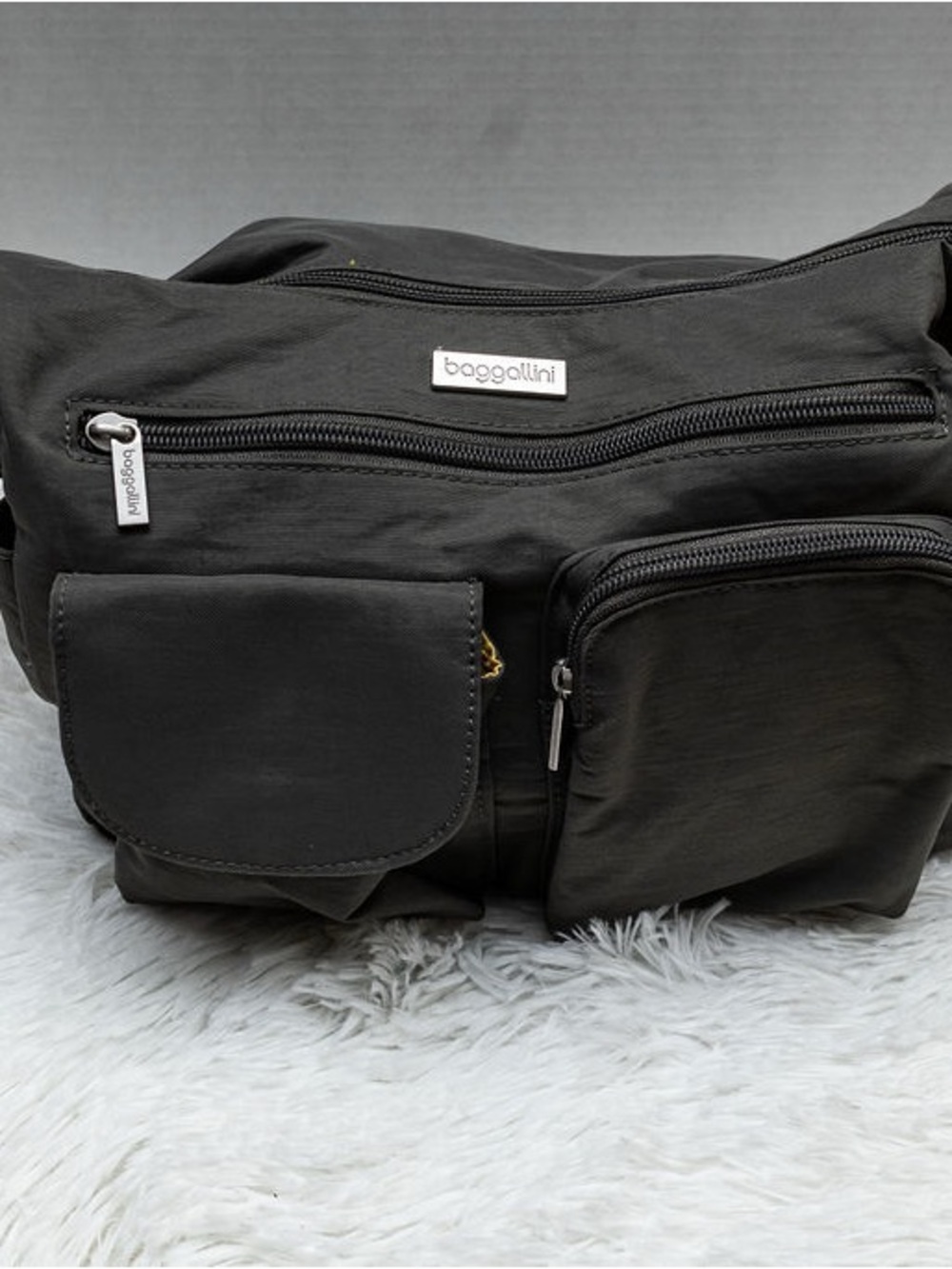Baggallini Black Crossbody Travel Bag Lightweight Multi-Pocket Organizer
